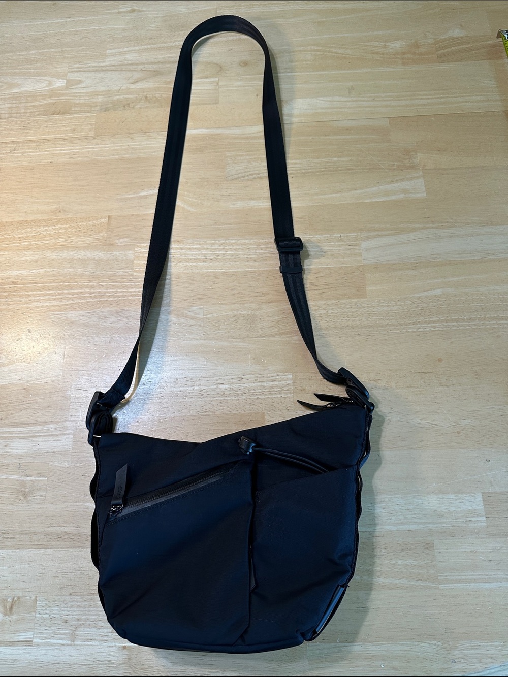 Alpaka Flow Satchel 2L Black Crossbody Messenger Bag - Minimal Shoulder Bag
